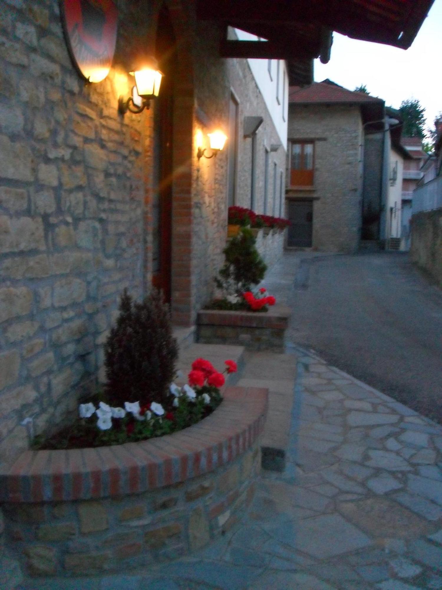 Cravanzana Ristorante Albergo Da Maurizio מראה חיצוני תמונה
