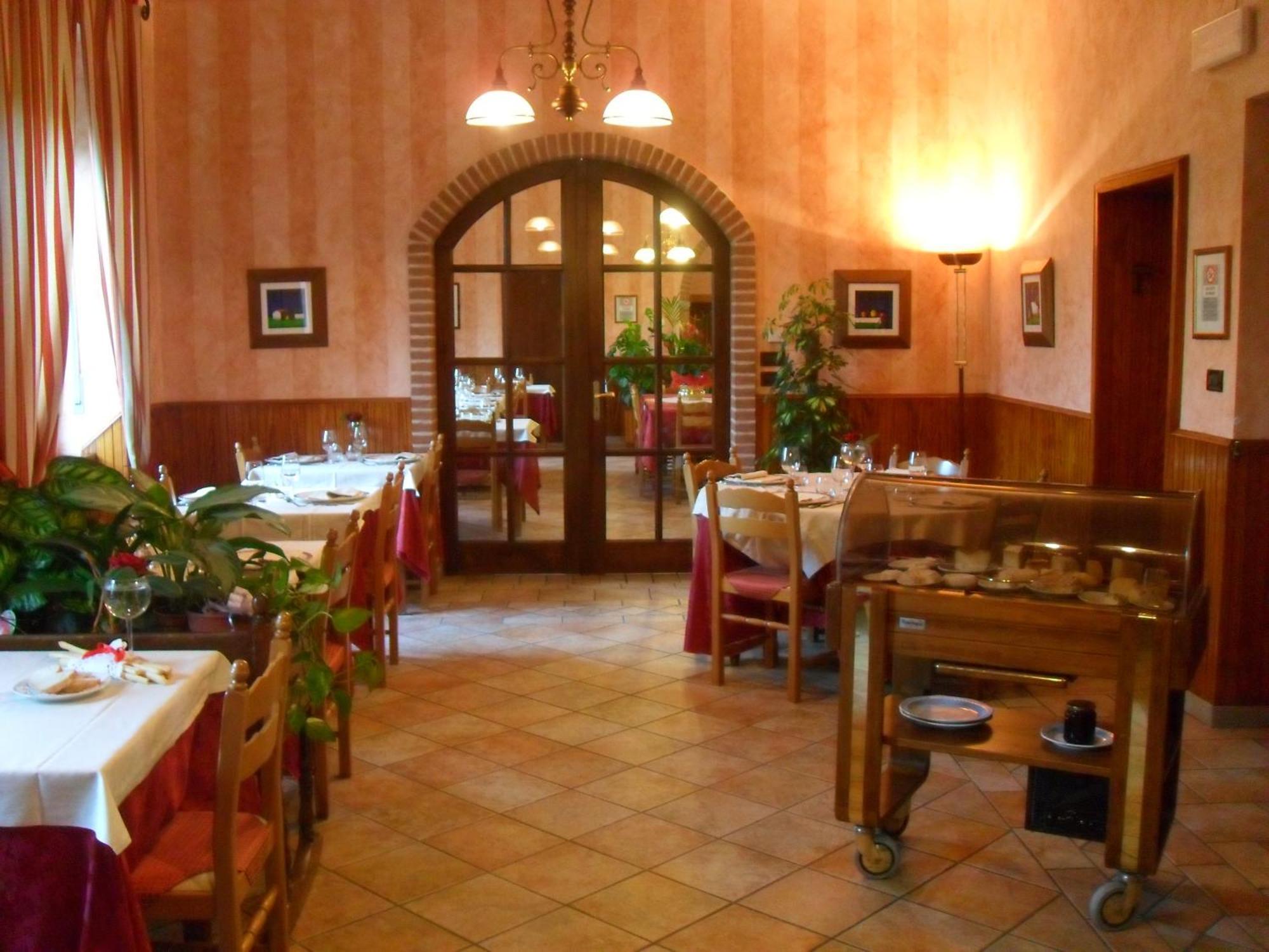 Cravanzana Ristorante Albergo Da Maurizio מראה חיצוני תמונה