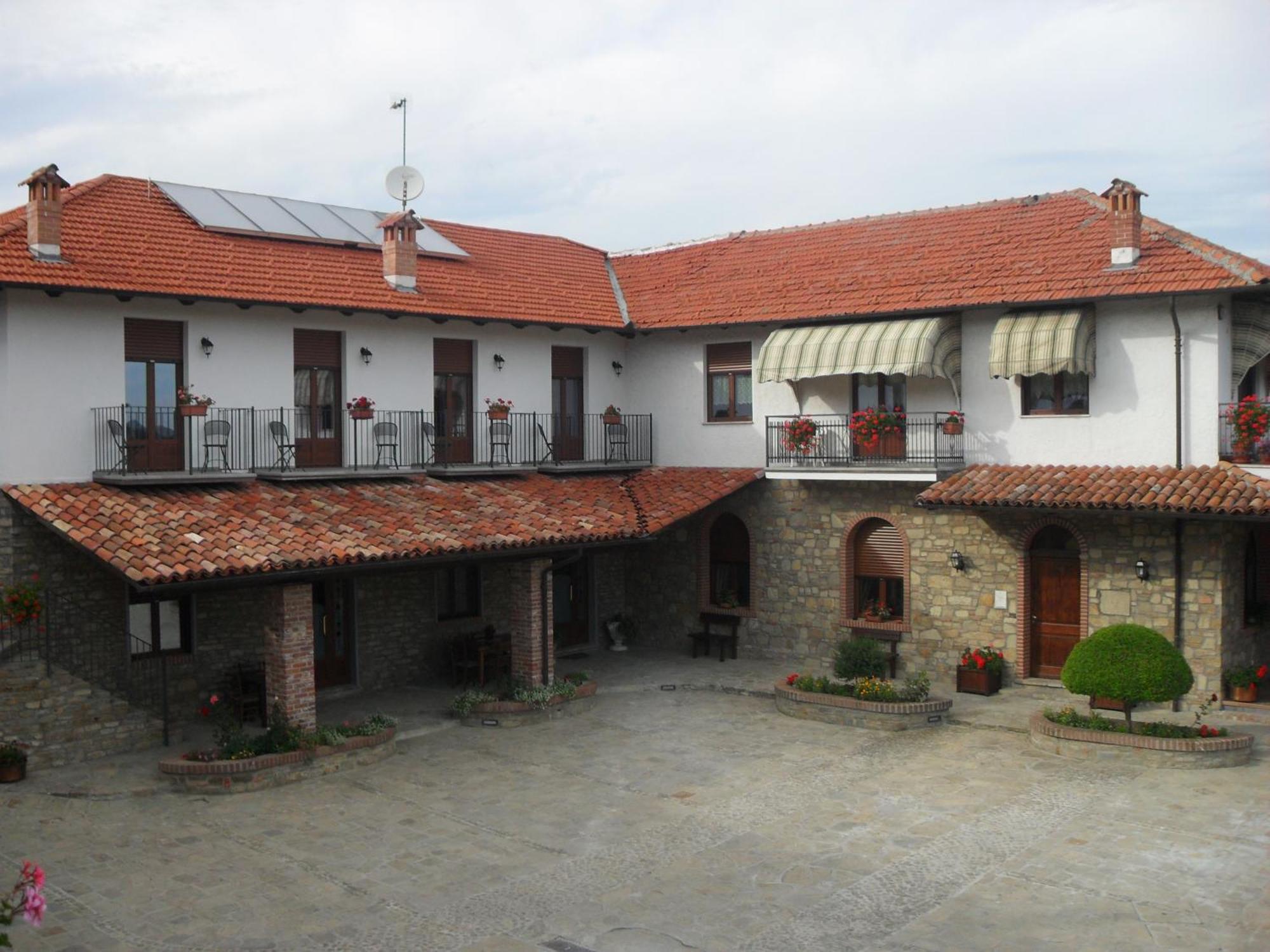 Cravanzana Ristorante Albergo Da Maurizio מראה חיצוני תמונה