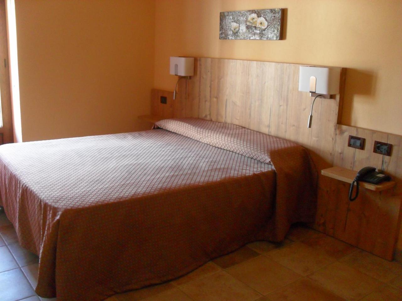 Cravanzana Ristorante Albergo Da Maurizio מראה חיצוני תמונה